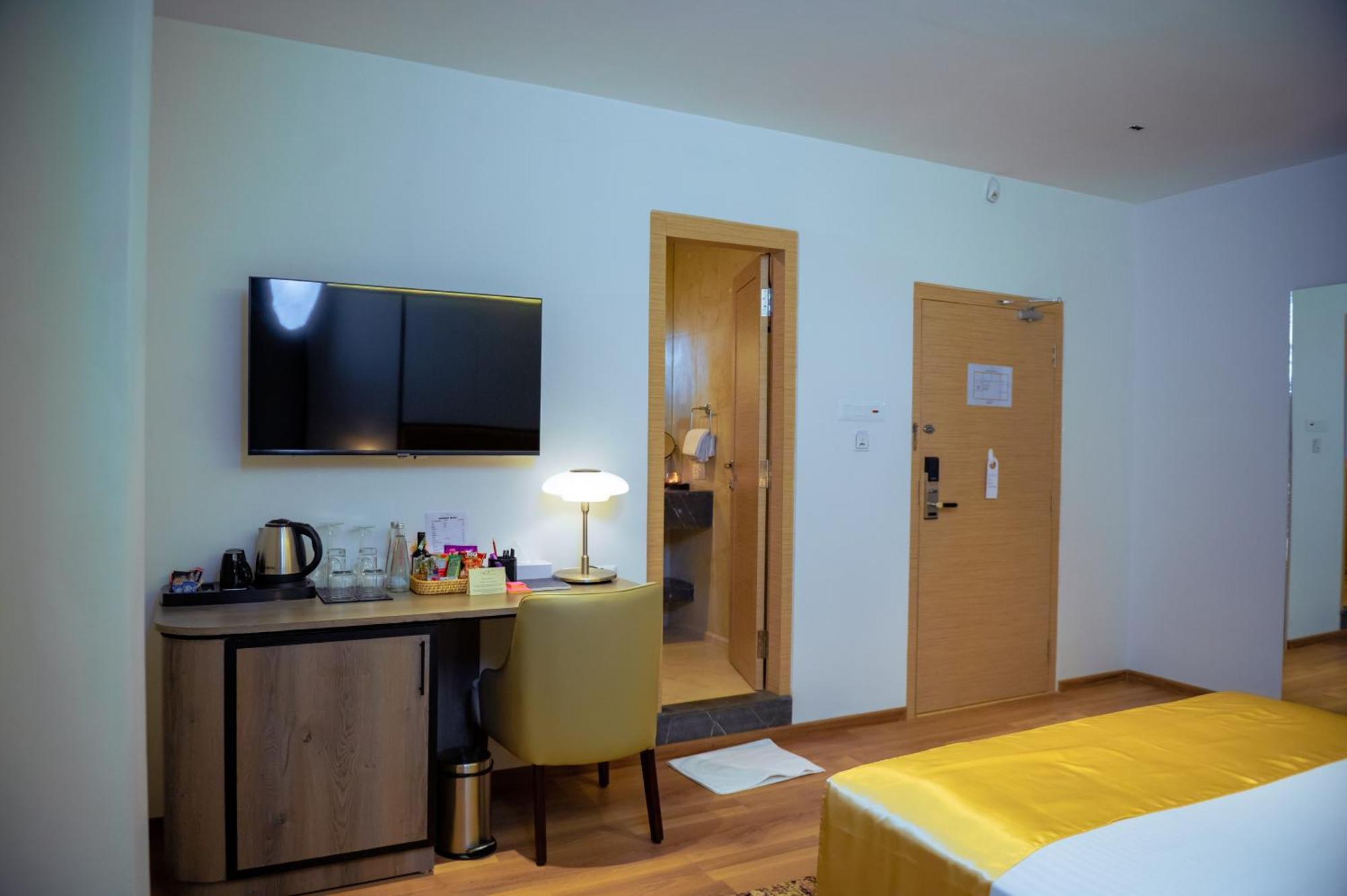 Shulem Boutique Hotel Димапур Экстерьер фото